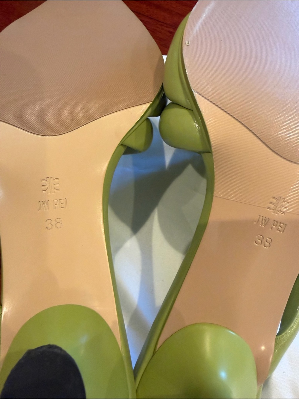 NEW JW PEI Lime Green Padded Triple-Band Pointed Toe Mules Size 7 (38) - Picture 6 of 9